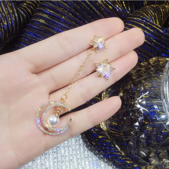 💎Gold Crystal Moon + Star Long Drop Stud Earring - Picture 1 of 5